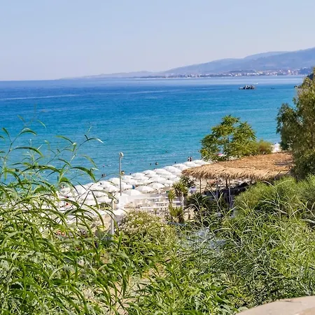 - La Baia Incantata Caminia