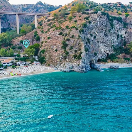 - La Baia Incantata Apartment *