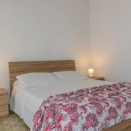 - La Baia Incantata Caminia