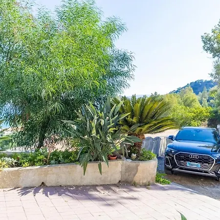 - La Baia Incantata * Caminia